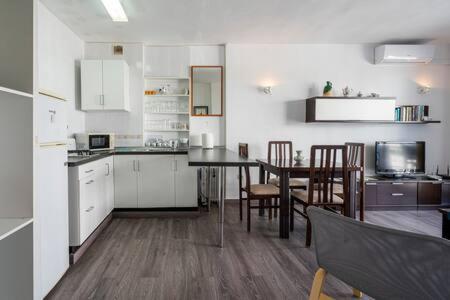 Torresol Apartment Нерха Екстериор снимка